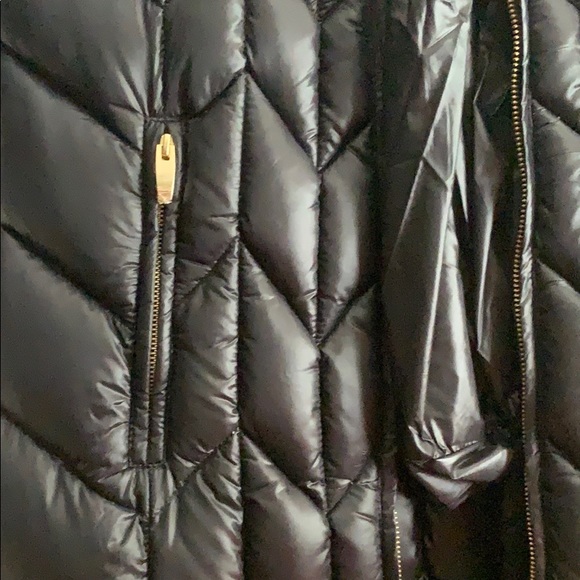 🌟HP🌟NWT Via Spiga chevron quilted slim down coat - Picture 3 of 13